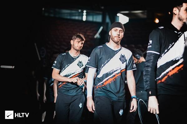 在现代足球 在现代足球